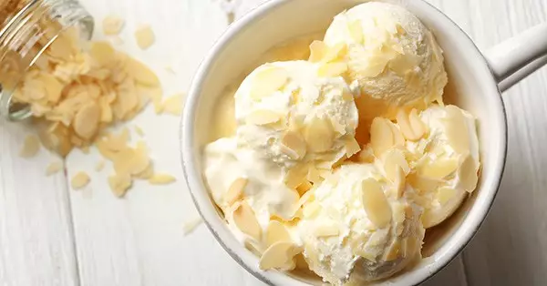 Helados de queso y vainilla