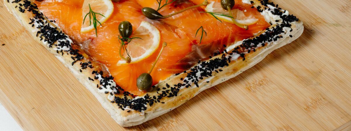 Crocante de salmón con queso de untar finas hierbas de arla